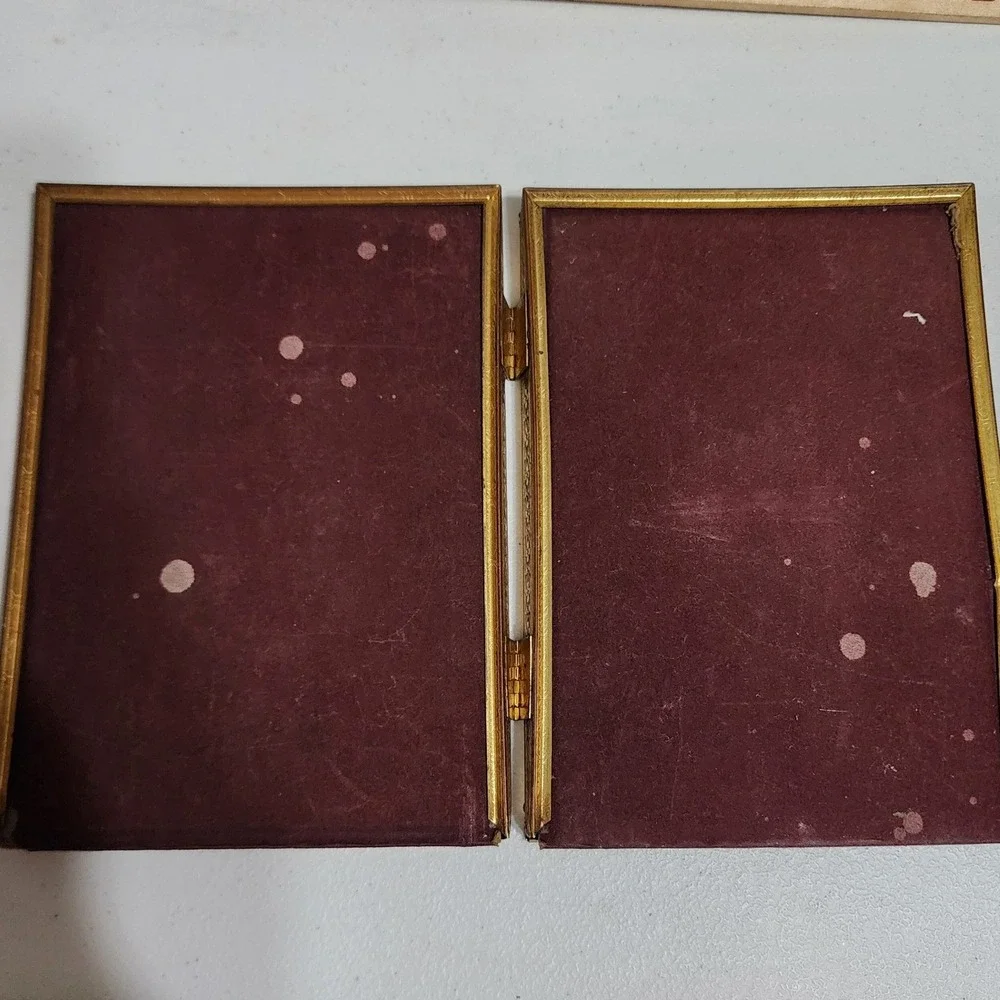Vintage Gold Tone Metal Double Folding Picture Frame 5x7 Hinged Beaded Trim